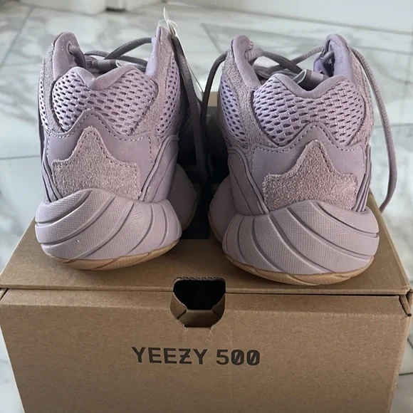 Yeezy Sneakers - Real! - Picture 4 of 4